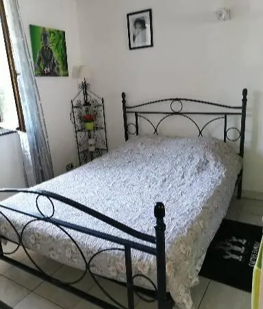 Casa vacanze Studio Très Agréable Totalement Indépendant Dans Maison Avec Cour Sans Vis à Vis *