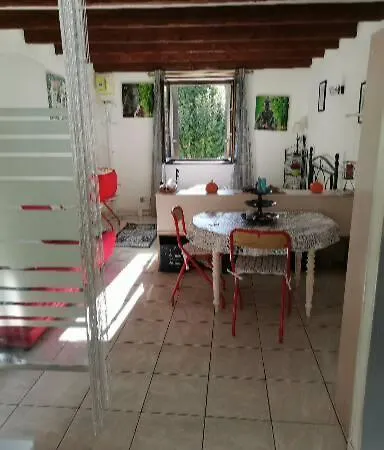 Casa vacanze Studio Très Agréable Totalement Indépendant Dans Maison Avec Cour Sans Vis à Vis Vittel